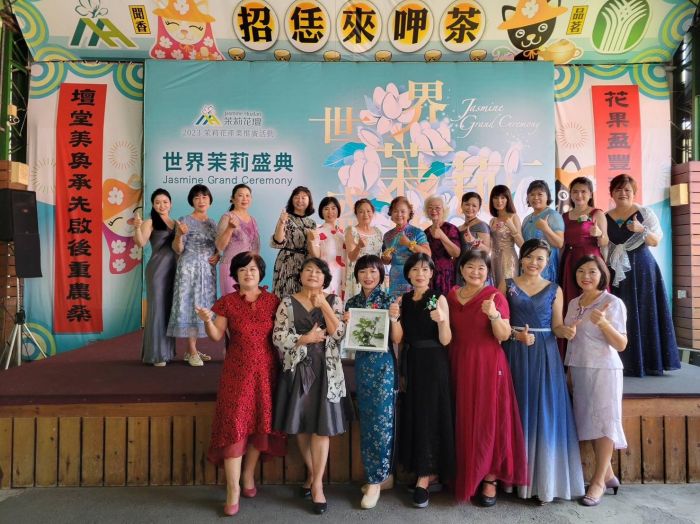 為世界茉莉盛典暖身 花壇鄉家政班姊妹走秀