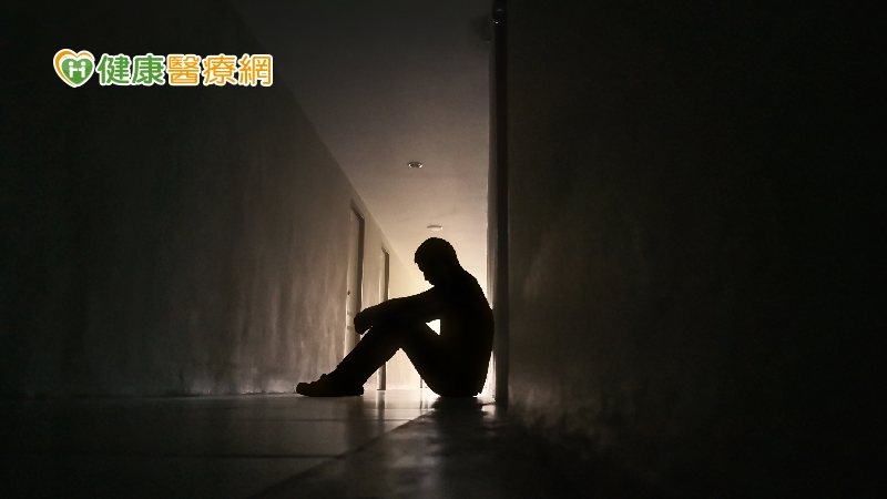 李玟輕生消息喚起憂鬱症3大疑問 為何患者難控制負面想法?聽聽專家說明