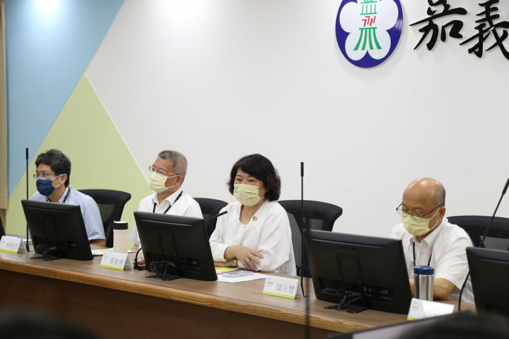 市長黃敏惠帶隊召開跨局處登革熱防治整備會議