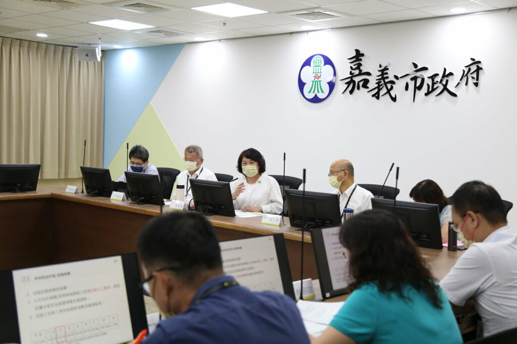 市長黃敏惠帶隊召開跨局處登革熱防治整備會議