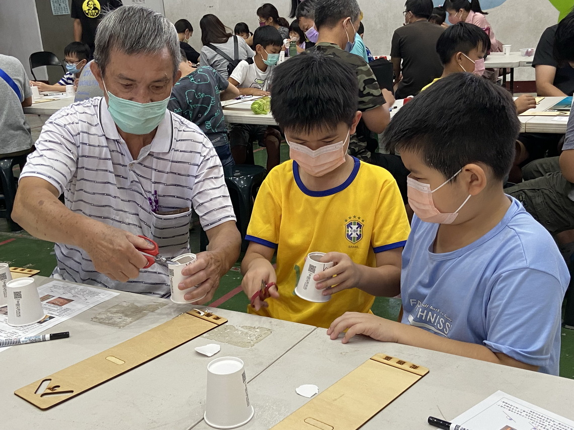 漾新聞|社教館前進八卦國小 親子實驗斜坡科學運動體驗物理奧秘