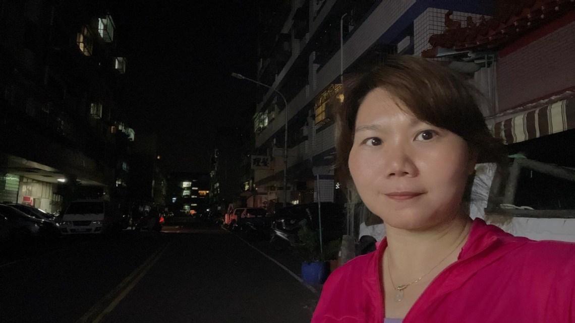 漾新聞|鳳山五甲晚間大面積路燈不亮 李雅靜抨擊「冷氣開 路燈滅」嗎?