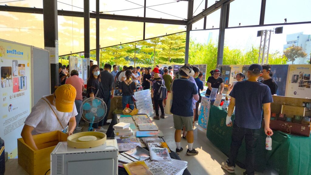 「圳水漫漫300年—歌詠水圳音樂會」還包括靜態展(陳惠玲攝影)