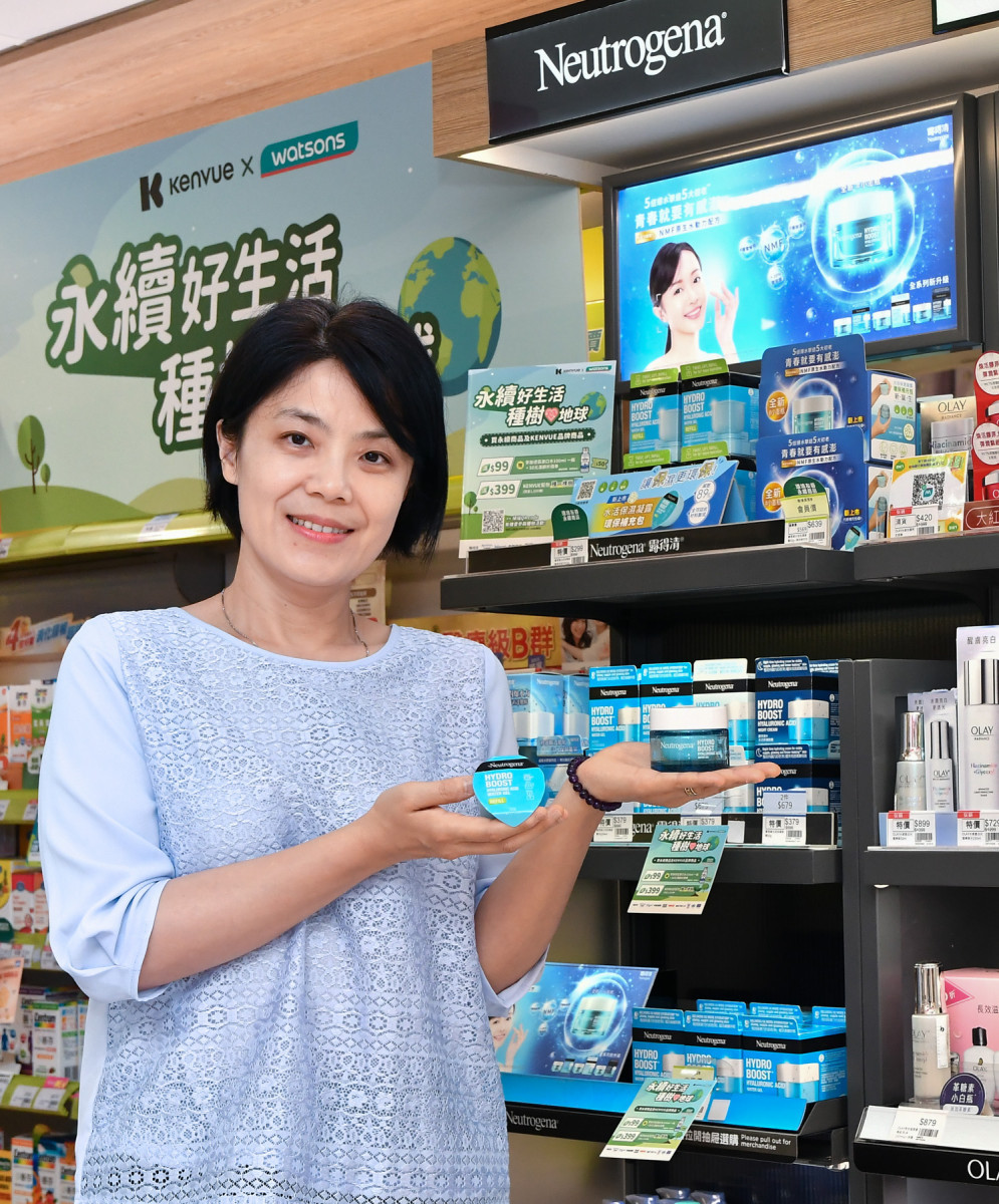 Kenvue 台灣香港總經理- 陳亭蓁表示 Kenvue持續推動減碳減塑,旗下多個人氣品牌如露得清、李施德霖、艾惟諾皆將環保永續融入產品中。