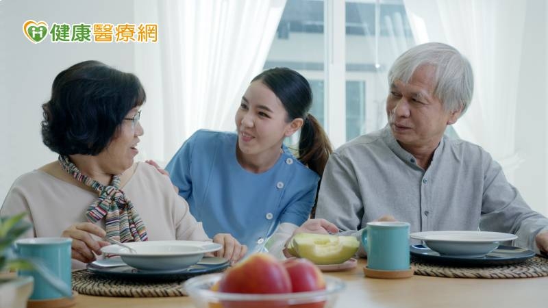 北市失智症人口高達4萬人! 營養師推「1飲食法」護腦防衰退