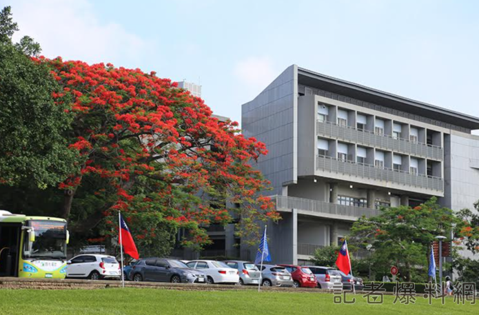 AI時代來臨 東海大學中文系導入ChatGPT閱讀