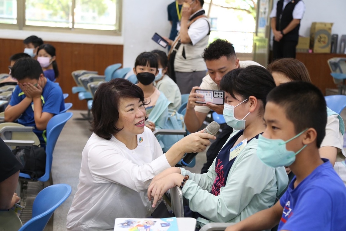 暑假精彩不間斷 嘉義市志航國小推動雙語教育 打造你的AI凱比-英語說書人營隊