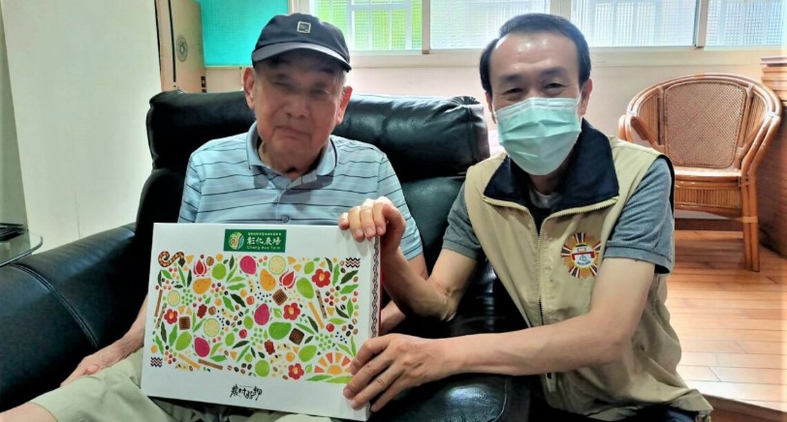 高市榮服處關懷翠華國宅榮民長者
