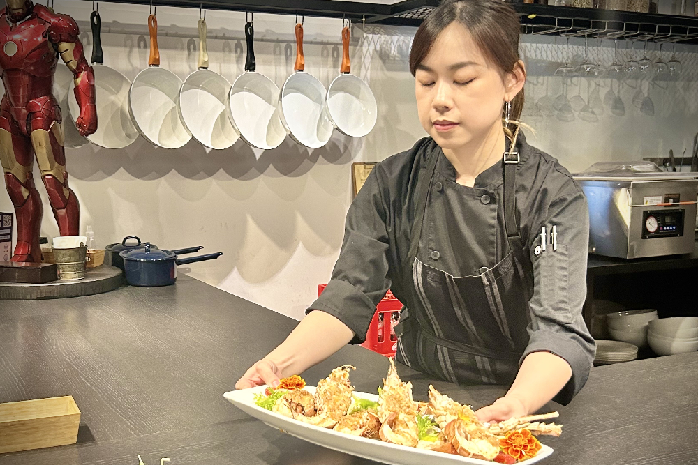 來A.I.O. Chill一夏 野生碳烤龍蝦3隻不到1500 259 來A.I.O. Chill一夏 野生碳烤龍蝦3隻不到1500