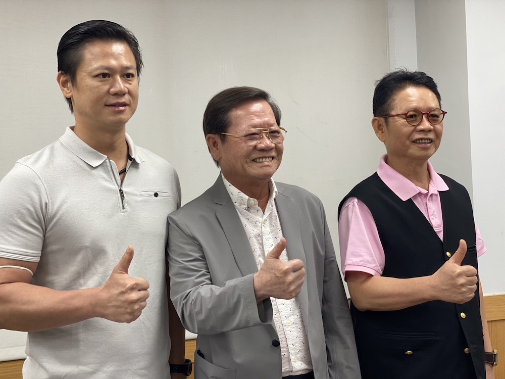 【有影】東陽獲特斯拉訂單 吳永茂:電動車崛起、預測傳統車廠會是最後贏家 244 【有影】東陽獲特斯拉訂單 吳永茂:電動車崛起、預測傳統車廠會是最後贏家 243