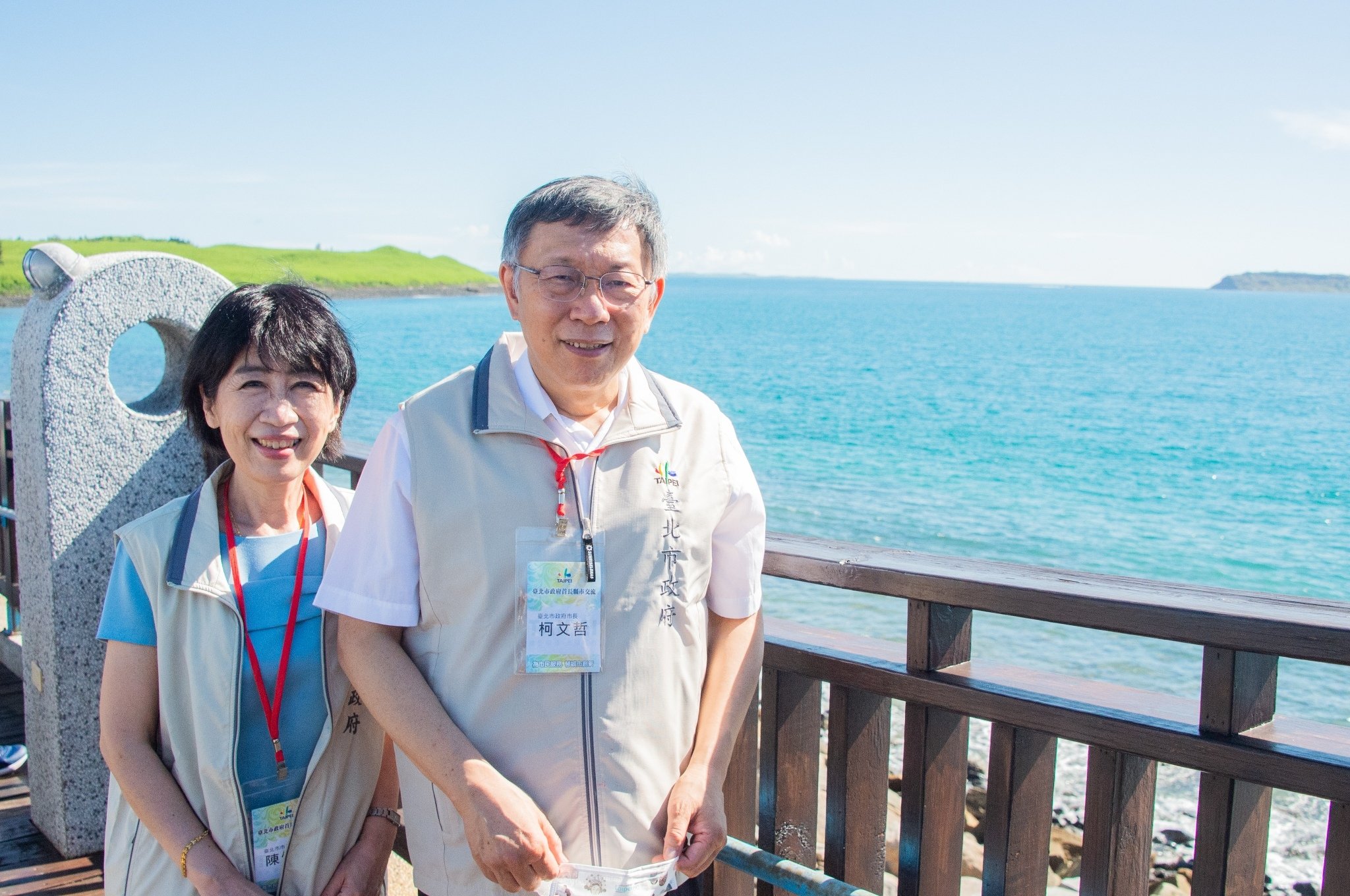 民眾黨總統參選人柯文哲(右)、柯妻陳佩琪(左)。翻攝陳佩琪臉書