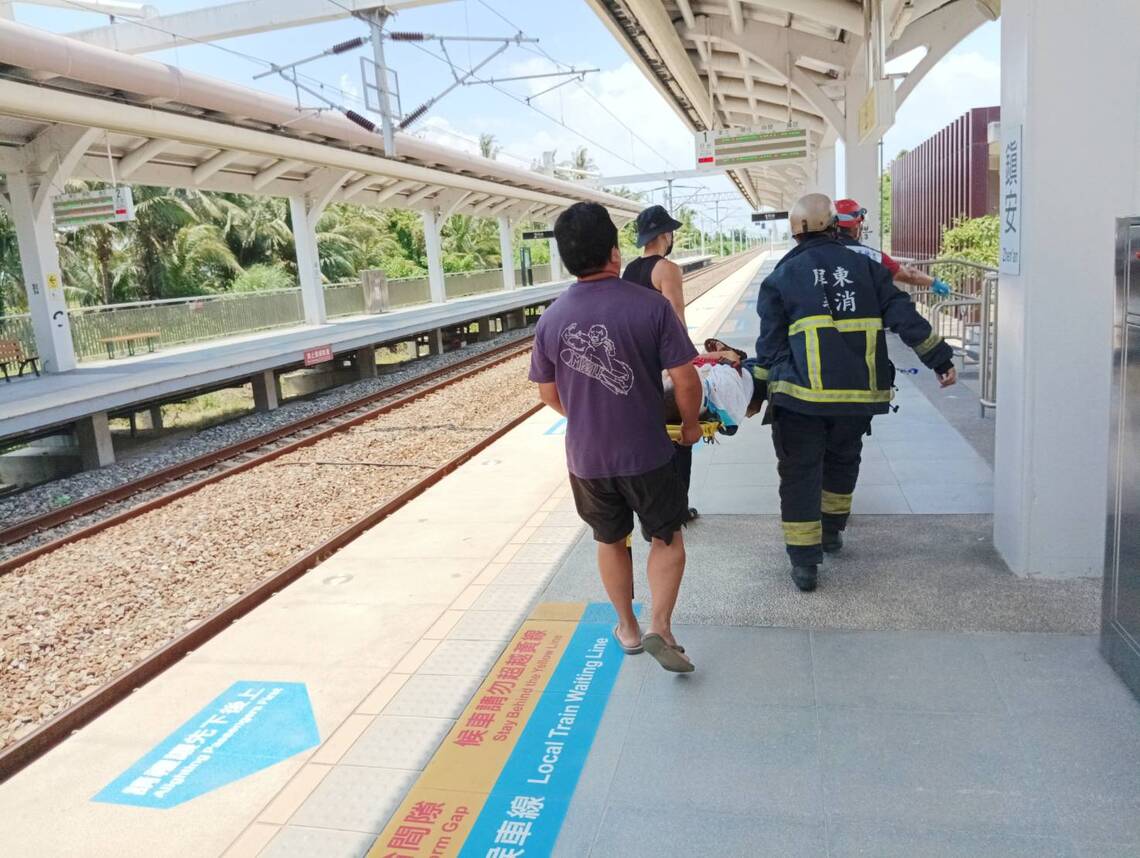 林邊分隊執行火車撞人事件救護