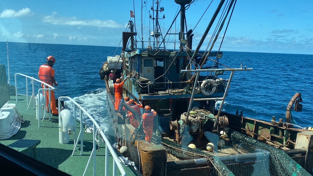 中國漁船入侵金門澎湖海域 海巡員強勢登檢帶回兩船10人 282 中國漁船入侵金門澎湖海域 海巡員強勢登檢帶回兩船10人 281