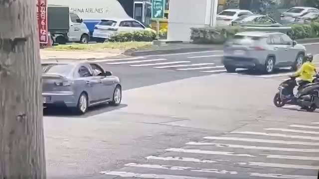 (亮槍片)行車糾紛!他拉下車窗秀長槍 警上門搜出「仿AK47」 64 710822110.345843.mp4 20230713 224521.010 | 社會 社會 記者爆料網