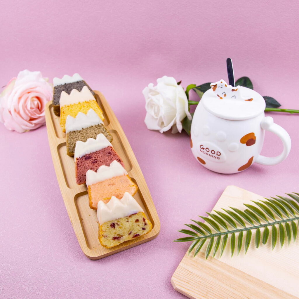 『富士cafe』 推出富士山造型磅蛋糕,茉莉花茶、柑橘、檸檬玫瑰、芝麻、鳳梨、洛神花等六款ロ味。