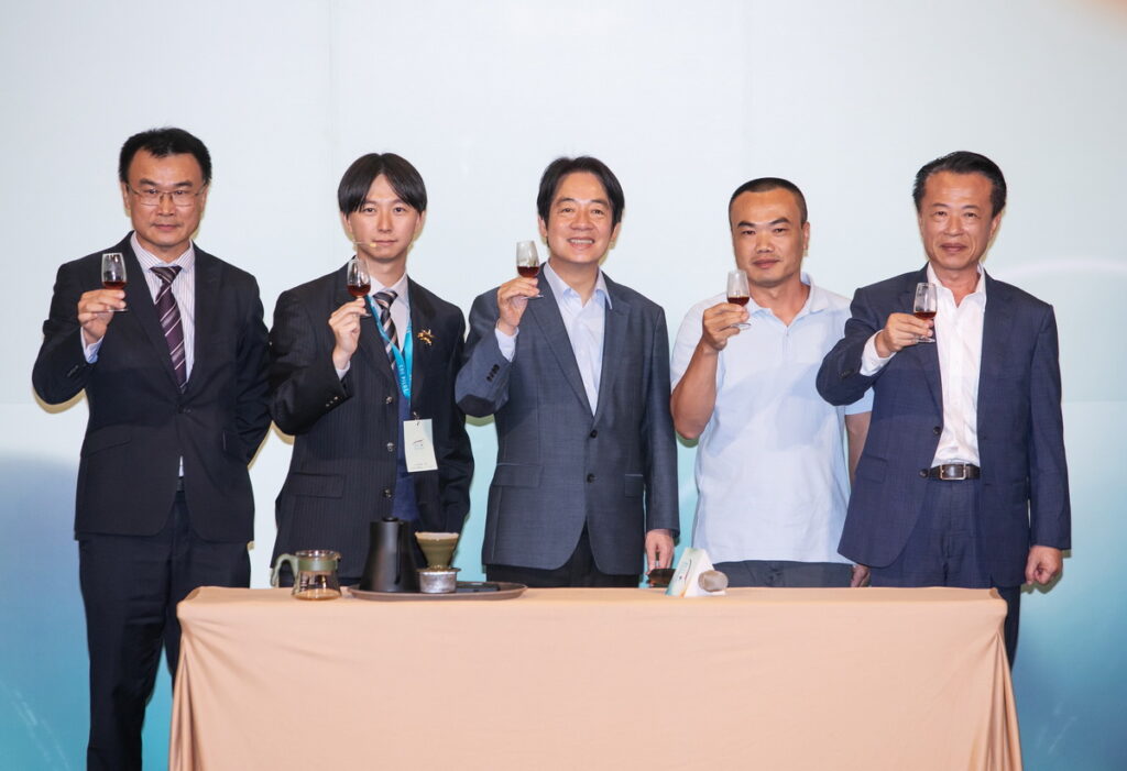 臺灣本土精品咖啡成功開拓國際市場,「COE卓越盃」最終評選前20名精品咖啡組「臺灣隊」,將於8/24前進國際競標。