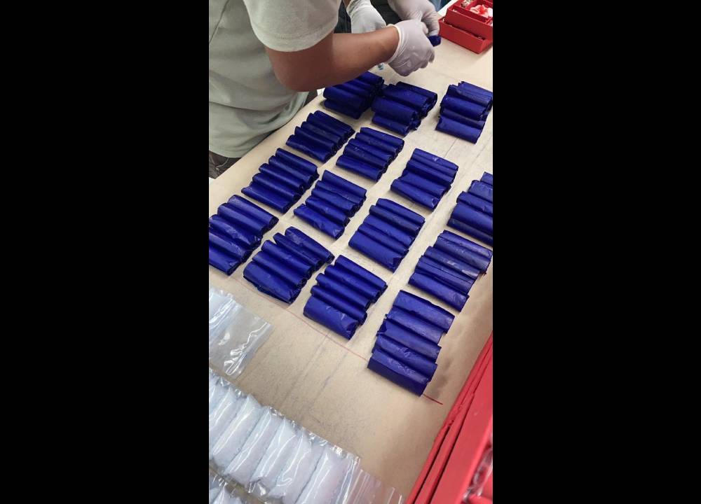 情侶檔跨境運毒 台泰警聯手逮毒鴛鴦查獲二十公K毒 274 情侶檔跨境運毒 台泰警聯手逮毒鴛鴦查獲二十公K毒 273