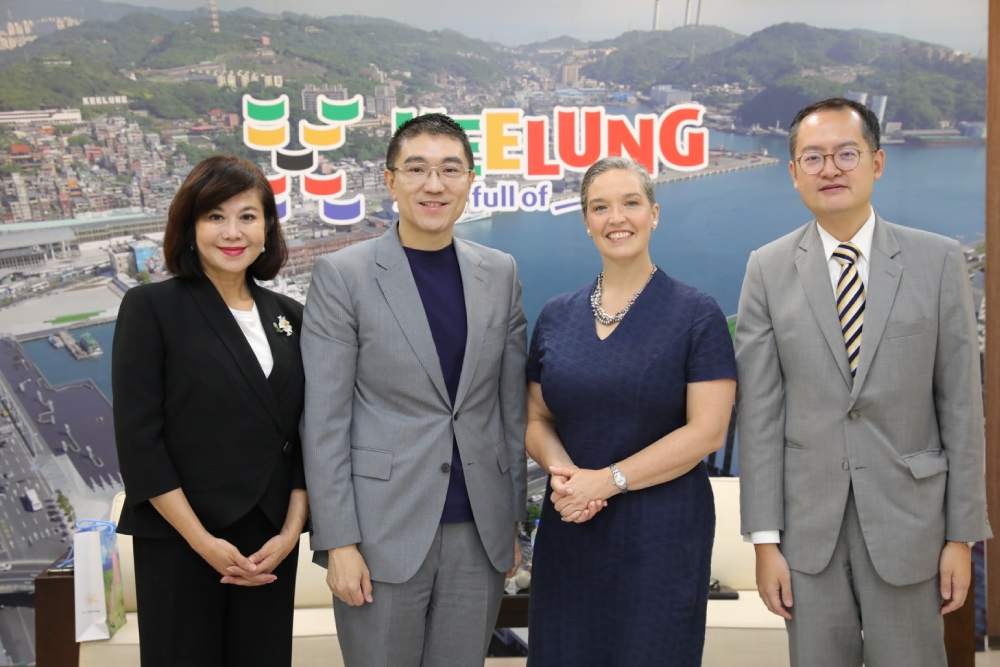 孫曉雅拜訪謝國樑 讚基隆港對全球貿易至關重要 305