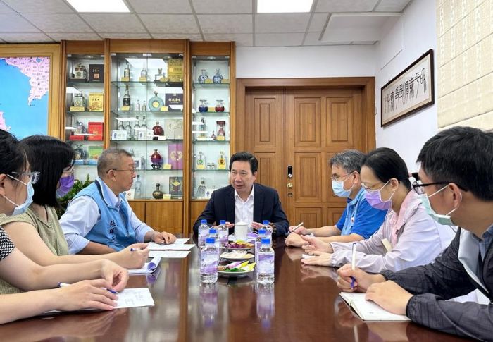 移除銀膠菊 金門縣爭取中央預算防治鼓勵動員移除