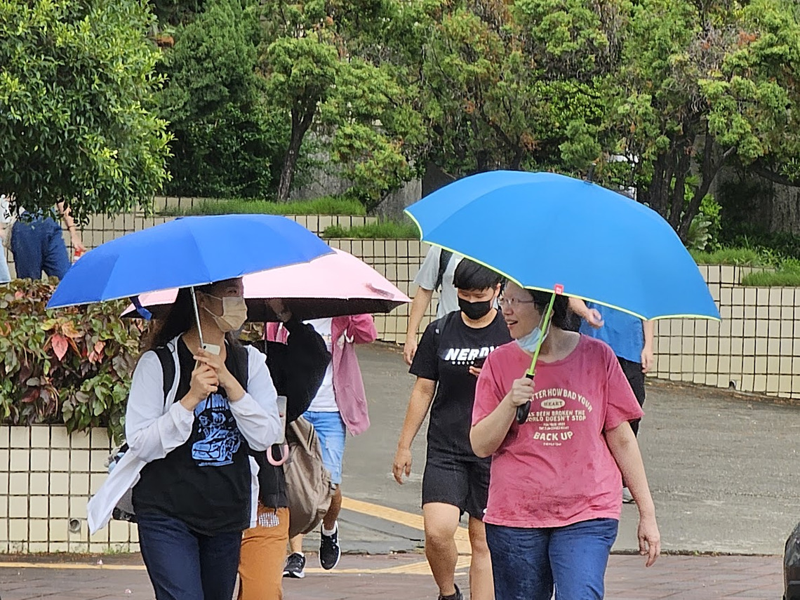 漾新聞|大學分科考高雄考生認歷史中等偏易 地理難易適中 公民與社會偏難