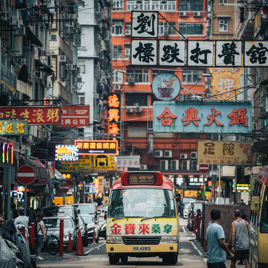新政上路一個月！加密相關職缺尚未增加、陸客入場瘋買，香港無韭菜只有鐮刀？