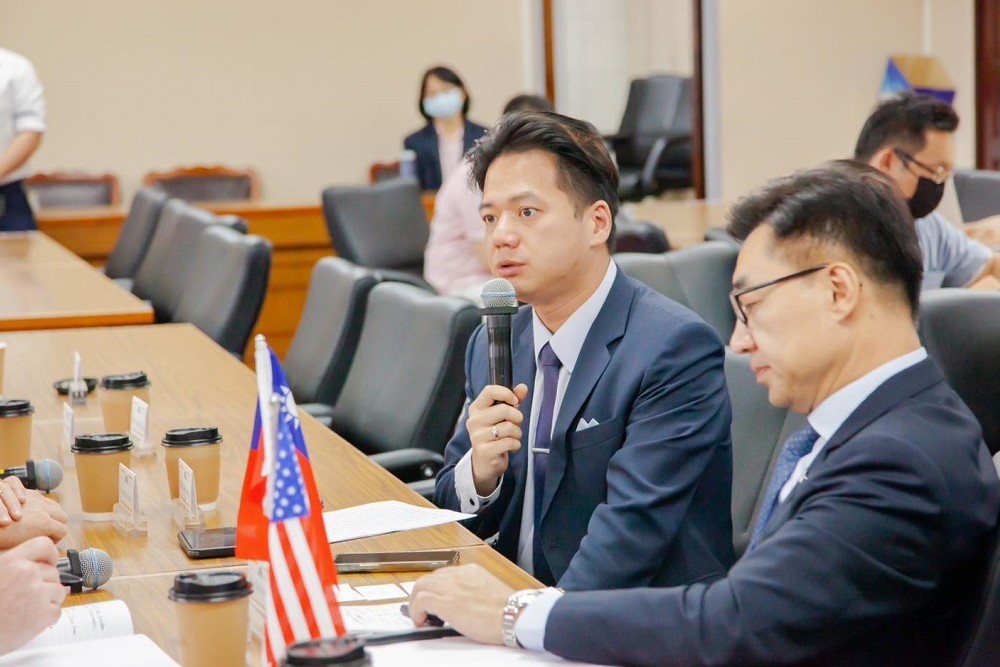 邱臣遠:蔡政府救綠電不擇手段 認定「低地力土地」與民爭利 282 邱臣遠:蔡政府救綠電不擇手段 認定「低地力土地」與民爭利 281