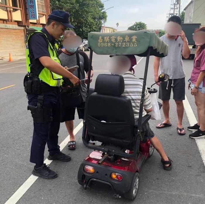 嘉義老翁一路北行 莿桐警協助聯繫家屬