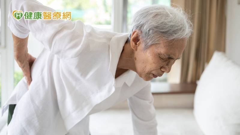 老婦纖維肌痛症長達30年 「高壓氧治療」減緩疼痛、不失眠