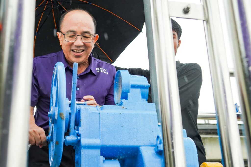 水利局長宋德仁親自到場開通魚道