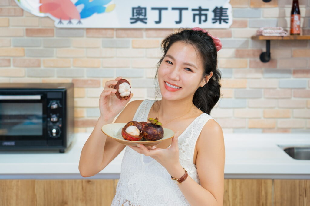 酷暑來臨,奧丁丁市集嚴選熱帶夏季水果與人氣熱銷冰品搶推夏季專區,7 月底前輸碼再享全站滿千折百