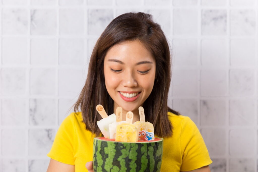 《唯果粒》和《春一枝》水果冰棒皆採用台灣在地新鮮水果製成,成份天然、無人工添加物,能品嚐水果原本的酸甜滋味