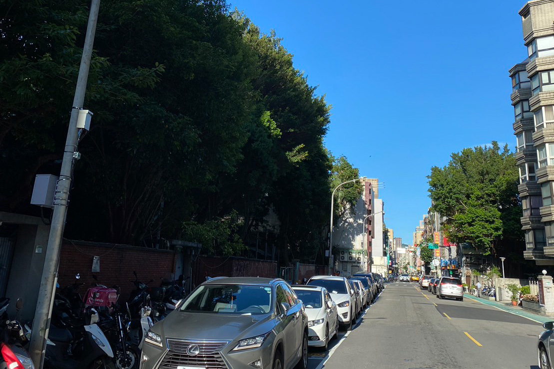 開車族注意!北市試辦智慧開單 停在這地方沒停車單仍須繳費 287 台北市中正區潮州街將試辦高位攝影智慧化停車開單服務。(北市停管處提供)