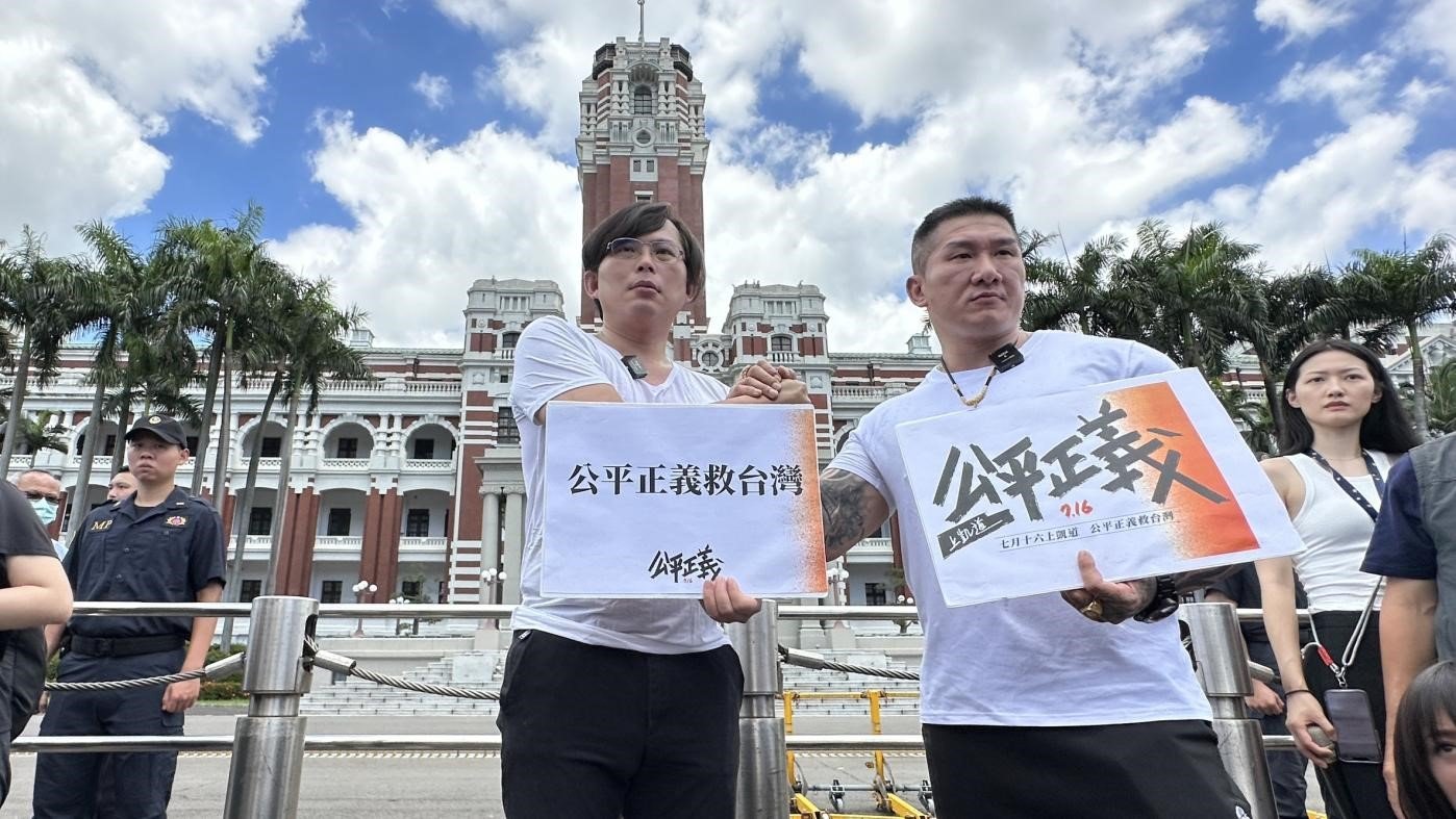 黃國昌與陳之漢舉辦716遊行,下午2點登場。 資料照片/林啟弘攝
