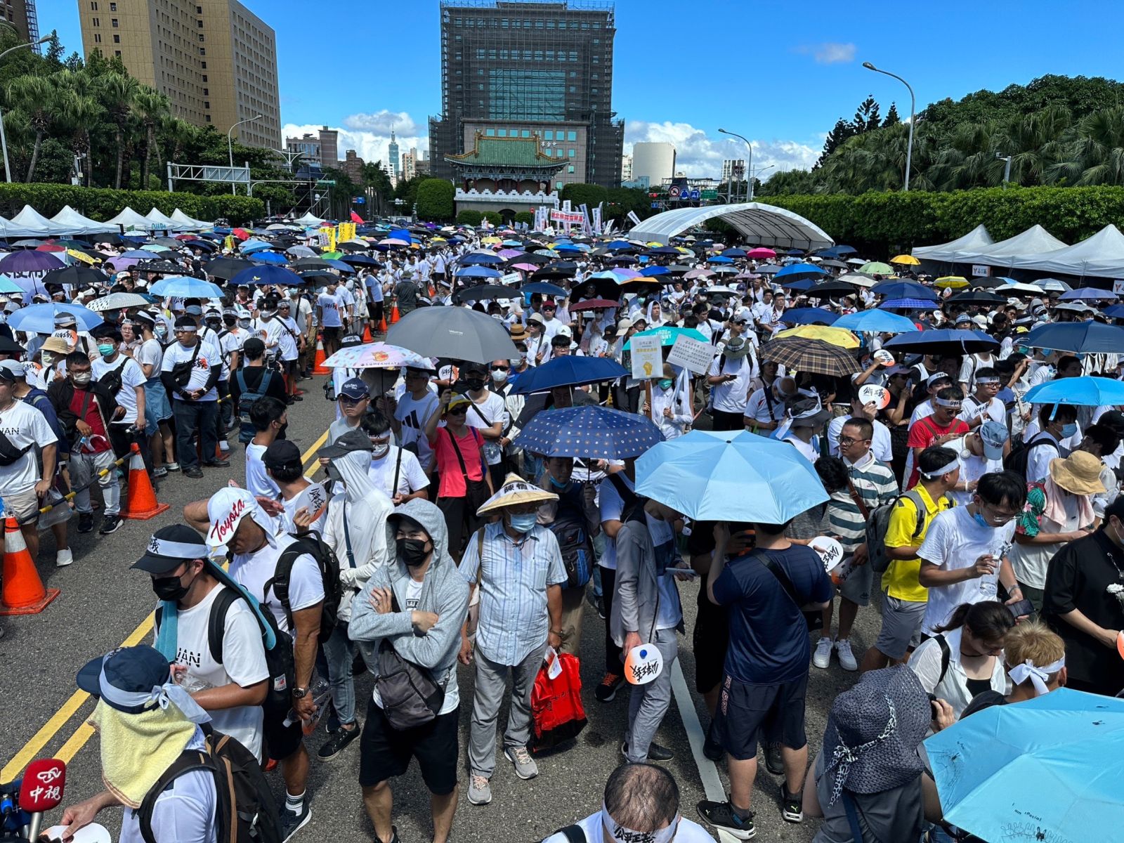  時代力量前立委黃國昌、網紅「館長」陳之漢發起「公平正義救台灣」活動，下午2點在凱道登場。林啟弘攝