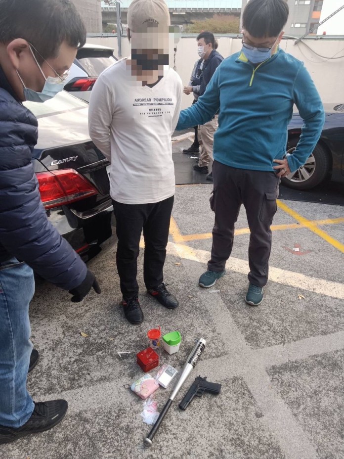 (詐團黑吃黑片)詐團人頭帳戶黑吃黑侵吞贓款130萬 慘遭痛毆吐出280萬 69 | 社會 社會 記者爆料網