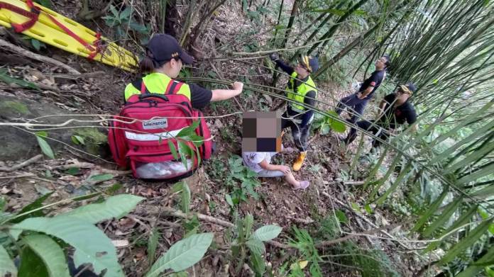 新北老婦1家登山踏青 不慎自三貂嶺步道滑落3公尺邊坡 71 112 6 | 社會 社會 記者爆料網