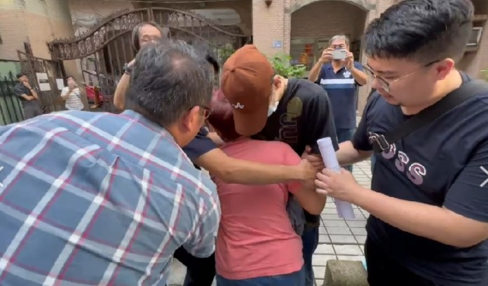 "疑被戴綠帽"桃園男持槍挾持女友.幼兒 警對峙12小時逮人 70 1689504938620 | 社會 社會 記者爆料網