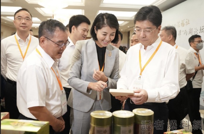 許淑華登陸行銷 賣出10億南投茶首批4億簽約 66 66.2 7 | 政治 政治 記者爆料網