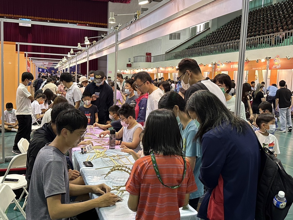 嘉義市科學168教育博覽會 在嘉玩出孩子的科學夢 吸引數萬人次到場參觀