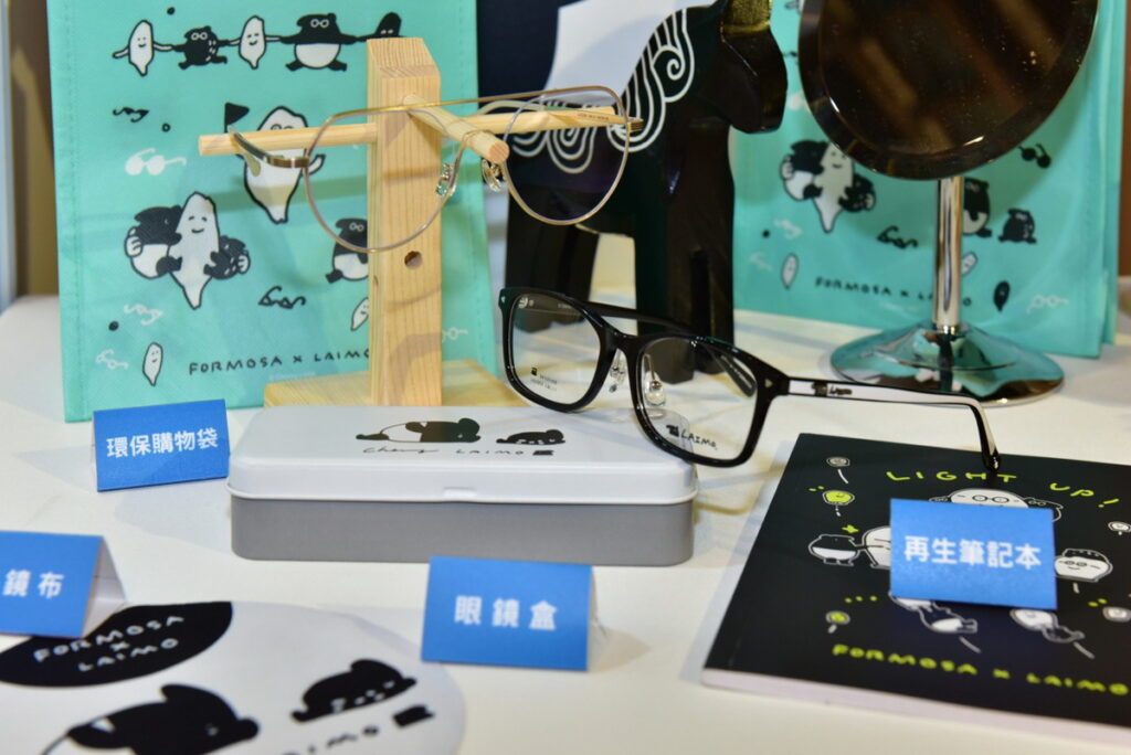 .「馬來貘」作品以黑白線條呈現,喜愛把生活瑣事描繪的鉅細靡遺