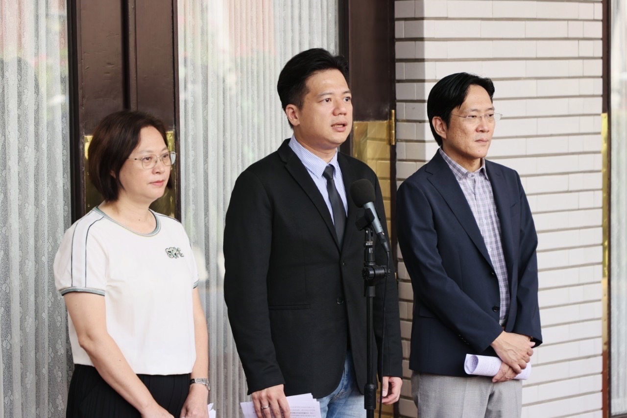 民眾黨動員力差?凱道活動僅三萬人 邱臣遠:是自發公民運動 262 民眾黨立院黨團上午舉行記者會。(民眾黨團提供)