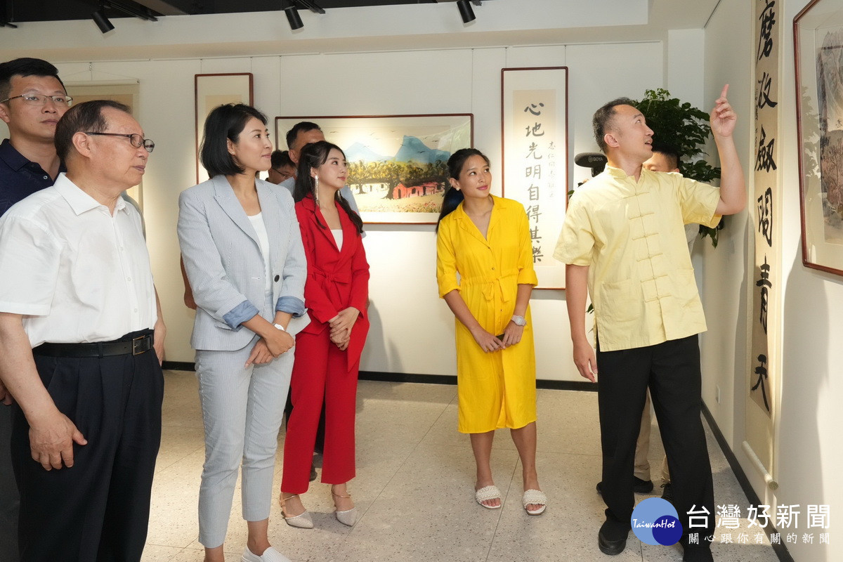 許縣長一行參訪公望文化園區。(縣府提供)