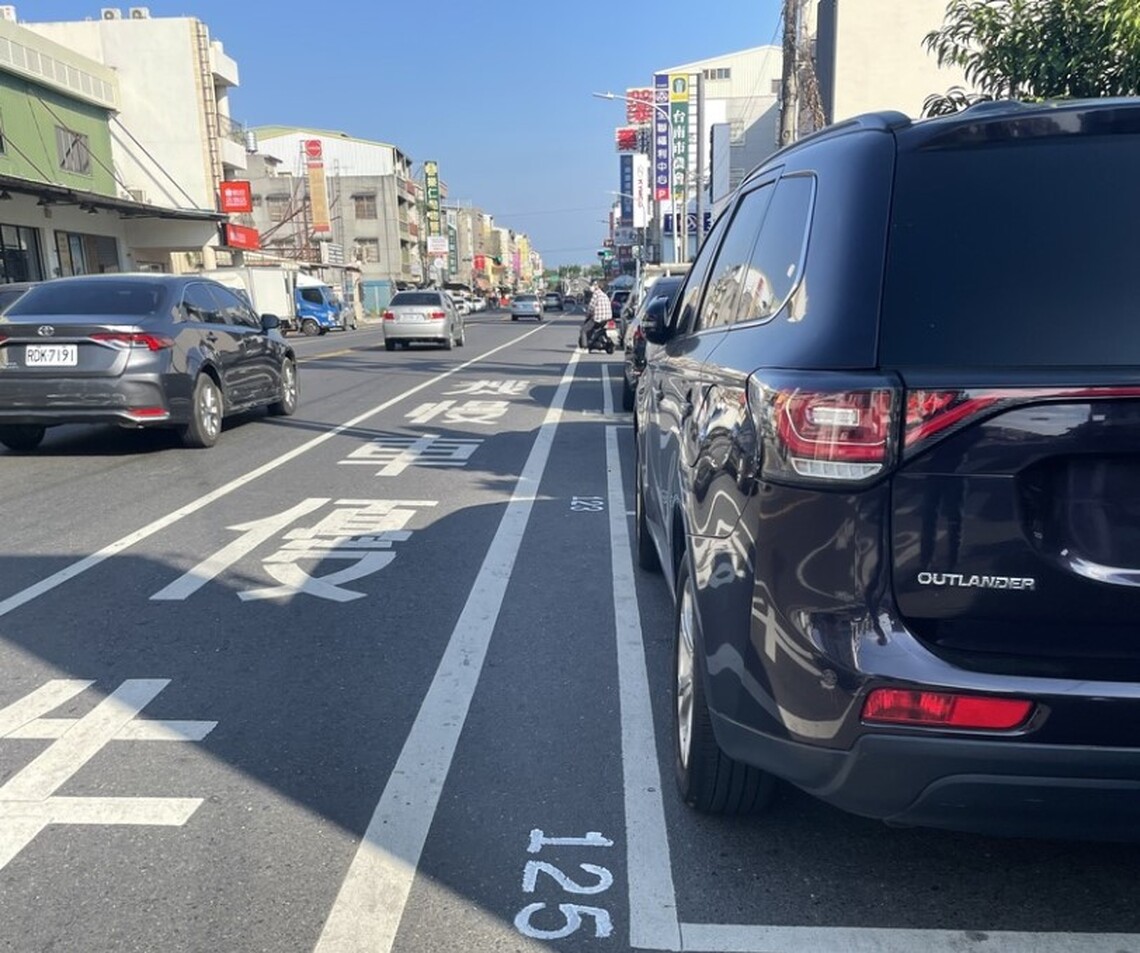 台南新營路邊停車8月收費