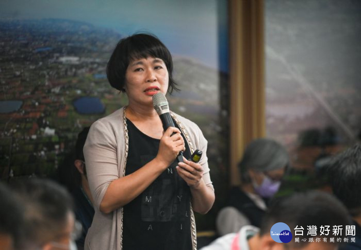 大溪木藝生態博物館長陳倩慧說明活動內容。<br /><br />