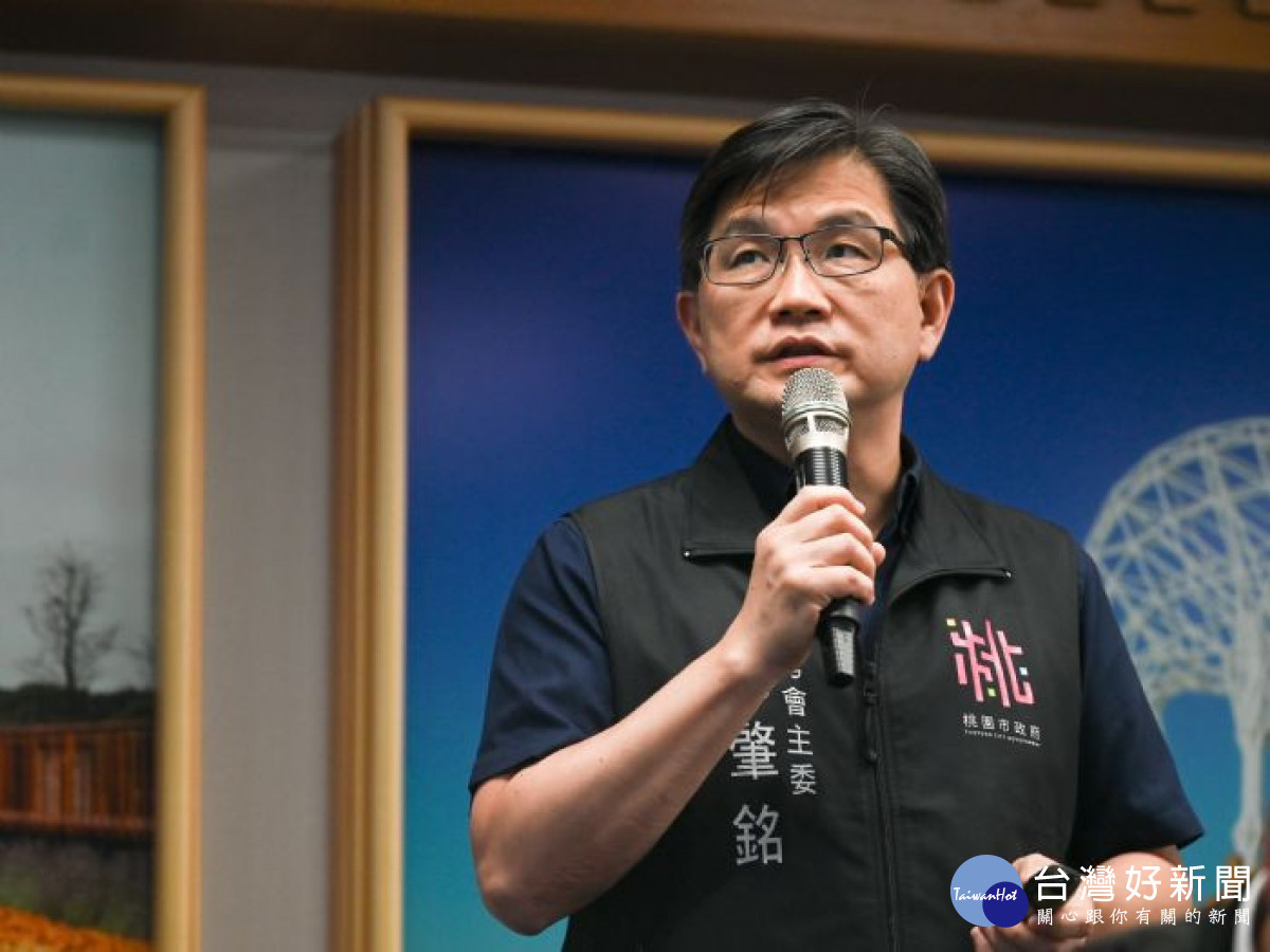 研考主委吳肇銘進行專題報告。<br /><br />