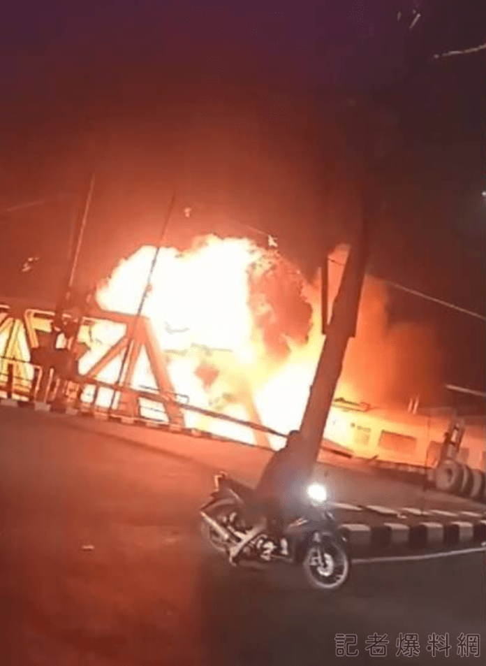 印尼三寶瓏火車撞卡車釀大爆炸 驚悚畫面曝光 49 Screen Shot 2023 07 18 at 6.28.54 PM | 國際 國際 記者爆料網