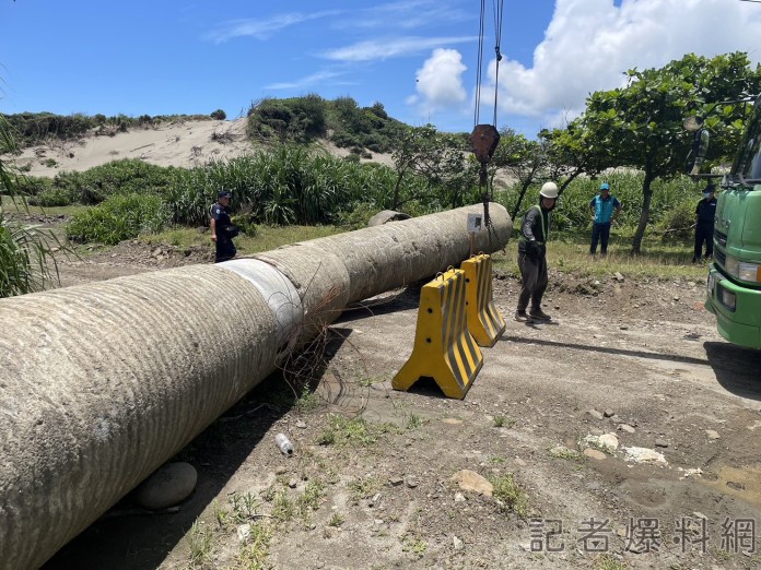 防沙灘車擅闖防風林 滿州地區擺紐澤西護欄擋路阻隔 65 8305A1E4 EEC3 4B46 AB61 A44F4427D40B | 社會 社會 記者爆料網