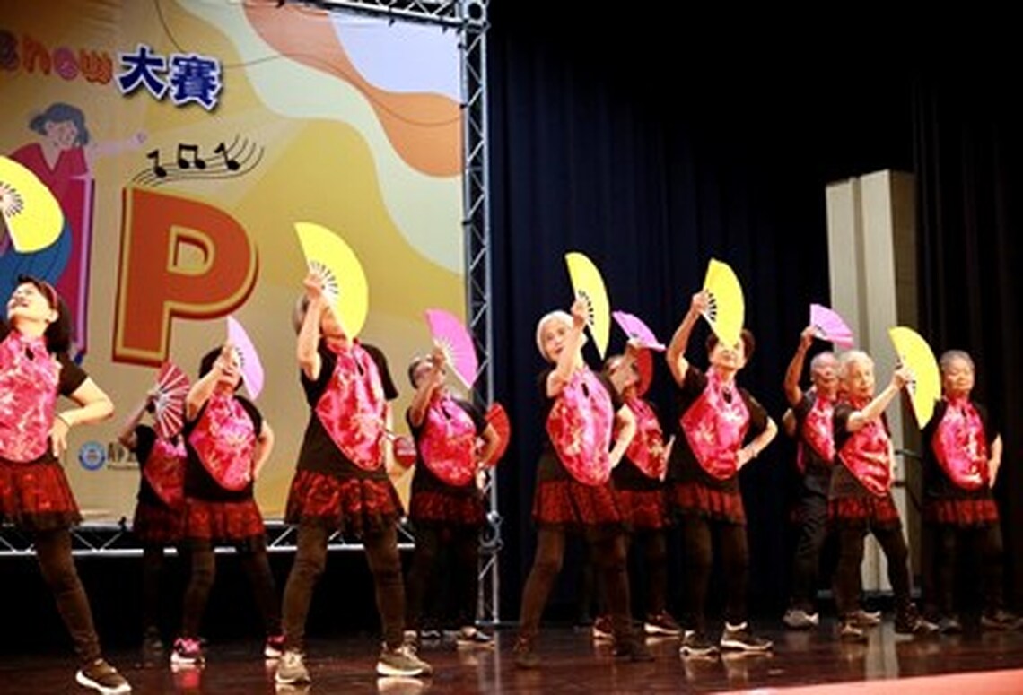 近兩千位阿公阿嬤跳起來!Show才藝為台中爭光