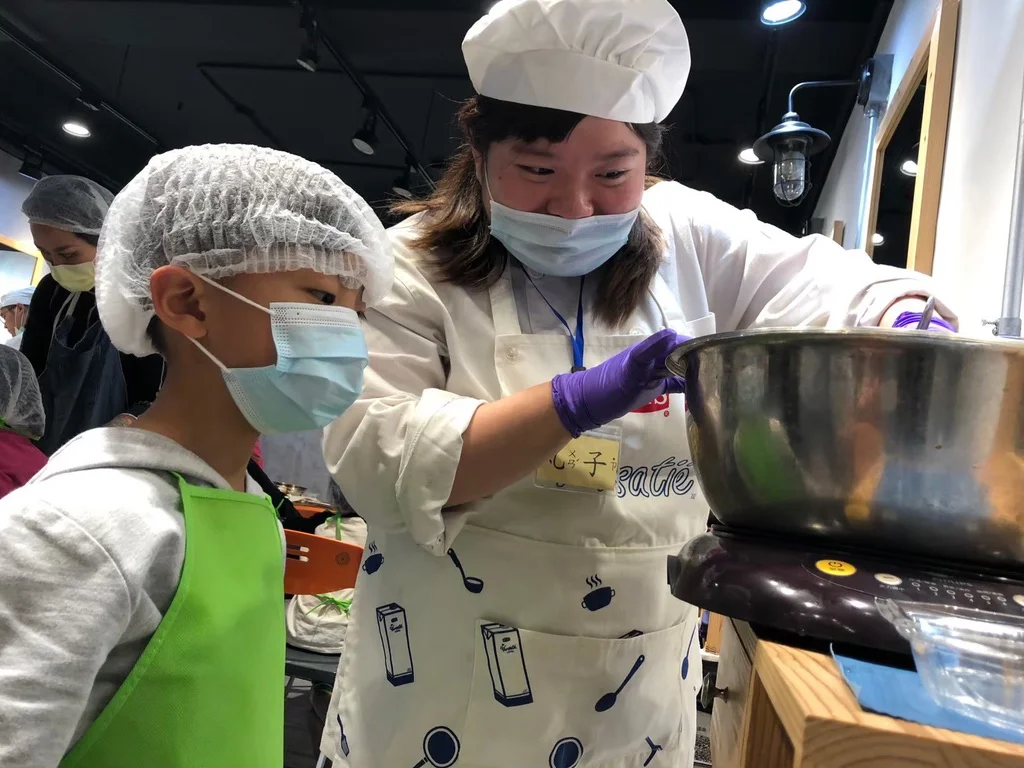 手作甜點 ｜為蛋糕上妝課》蛋糕裝飾教學