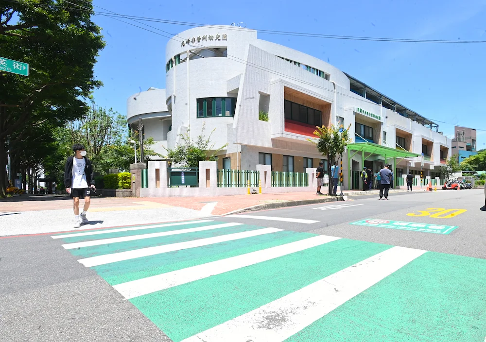 破除行人地獄惡名　桃園拼4年改善50學校通學廊道
